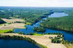 Kaszuby - Bory Tucholskie - agroturystyka nad jeziorem - pomniki przyrody na terenie Zaborskiego Parku Krajobrazowego . ZPK wchodzi w skład największego w Polsce Światowego Rezerwatu Biosfery Bory Tucholskie.
